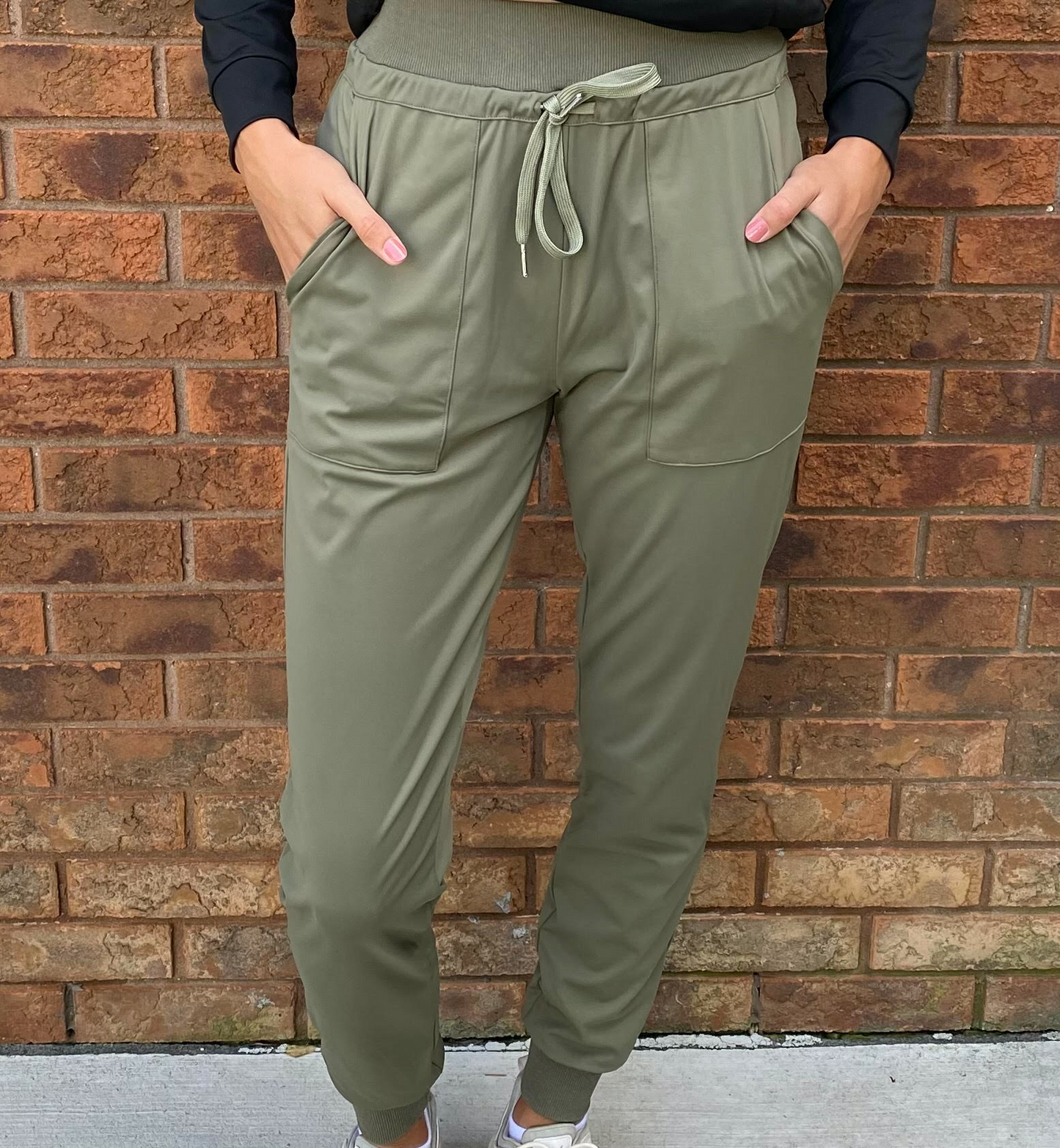 Olive Green Everyday Joggers – ForeChicks